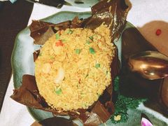泰式菠萝海鲜焗饭-暹罗湾东南亚餐厅