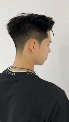 -一家只做男发烫染的店