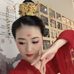 -盘子女人坊古装写真摄影(厦门总店)