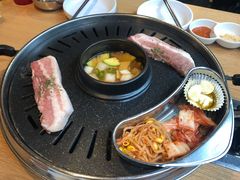 -江南猪肉商会无限续吃(弘大店)