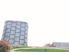 -绿地缤纷城-停车场