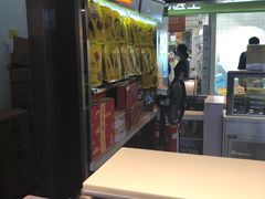 -周黑鸭(北京海淀区新中关店)