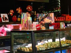 面包甜点陈列柜-Salon de The de Joel Robuchon(外滩18号店)