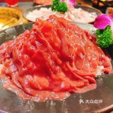 打卡非常正宗的重庆火锅，热辣浓烈，爽翻味蕾。