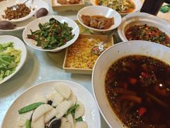 -临界音乐酒馆·小龙虾·江湖菜(华熙LIVE·鱼洞店)