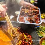 萍姐火锅自认为是重庆火锅中的杠把子啦 根本吃不腻！