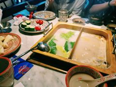 -尚尚仙·酸汤猪手·猪肚鸡火锅(华联万柳购物中心店)