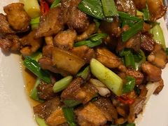 红糖馒头配秘制回锅肉-凯华海鲜火锅·传承三十六年