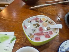 -老何家后安粉·糟粕醋海鲜火锅(三亚湾椰梦长廊店)