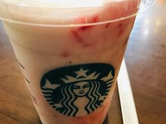 草莓酸奶星冰乐-星巴克(珠海中邦酒店店)