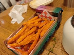 汽车薯条-汽车博物馆主题餐厅
