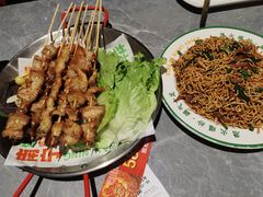 -威记烧嘢·南宁烧烤·超级生牛(绿地店)