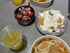 -W COLLECTIVE  DESSERT SHOP