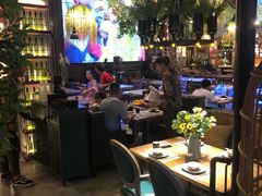 -临界音乐酒馆·小龙虾·江湖菜(华熙LIVE·鱼洞店)