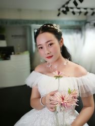 -雪莉美妆婚纱馆