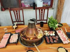 -果松木炭酸菜铜火锅·外婆参鸡汤