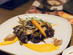 澳洲肉眼牛排焗芝士菌菇酱-造精酿餐厅