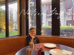 -WOLFGANG PUCK KITCHEN & BAR(迪士尼小镇店)