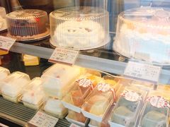 -红宝石·鲜奶小方·海派西点房(南丹店)