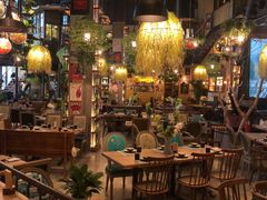-临界音乐酒馆·小龙虾·江湖菜(华熙LIVE·鱼洞店)