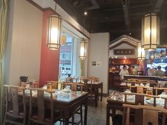 -川流不息·地道川菜·小龙虾(新松江路店)