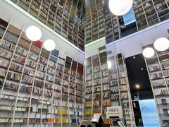 -钟书阁(松江泰晤士小镇店)