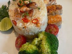 -Chom Cafe and Restaurant