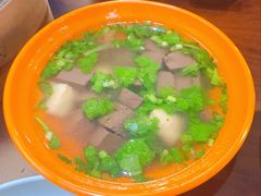 鸭血油豆腐汤-大龙汤包