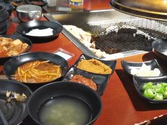 -肉甲韩国木炭烤肉(新壹街1店)