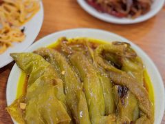 -亮亮小吃砂锅坛肉