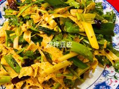 -闯关东东北农家菜(崂山石老人店)