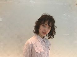 -HAIR CORNER