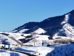 -丝绸之路山地度假区滑雪场
