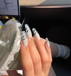 -初心纹眉洗眉·美睫专业店