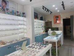 -一人多镜蔡司·依视路眼镜店(琉璃店)
