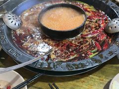 -黄潇洒老火锅(九眼桥宏济巷店)