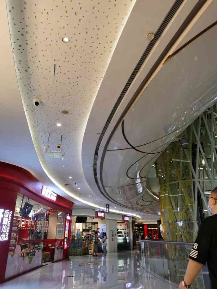 万达广场(汉街店)-"【环境】万达的环境杠杠的,现在武汉从二级.