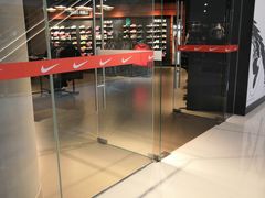 -耐克(恒隆广场店)