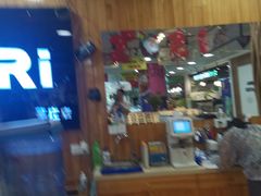 -MiRi眼镜连锁·蔡司·尼康控优点合作店(莘庄店)