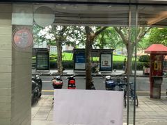 -全家便利店(襄阳南路店)