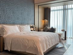 -深圳国际会展中心希尔顿酒店(前海华发冰雪世界店)