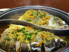 -阿瓦山寨·湘菜现炒·剁椒鱼头王(咸阳总店)