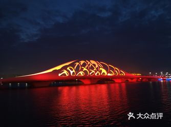 来黄岛的次数不多，但是每次来一定要在这附近走走散散步