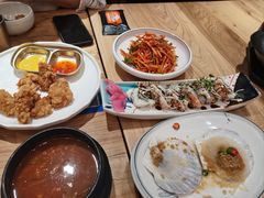 -青瓦餐厅·生鱼片·韩园烤肉(西塔店)