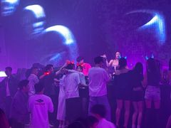 -简奥斯汀·赫本酒吧