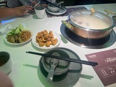 -洪氏嗨捞·广东猪肚鸡·椰子鸡火锅(西咸万象城店)