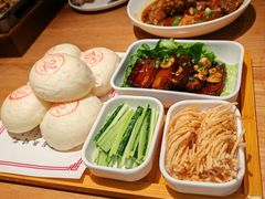 土馒头夹大块肉-7017浙菜•建德味(中财店)