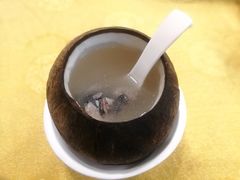 椰子炖乌鸡-鸿达渔港