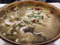 -轻捞慢起面馆(新世界百货店)