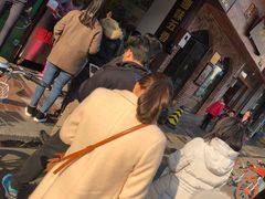 排队的人-细妹五香牛杂(步行街店)